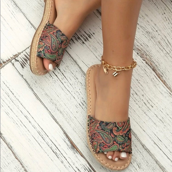 Sandals - Picture 2 of 3